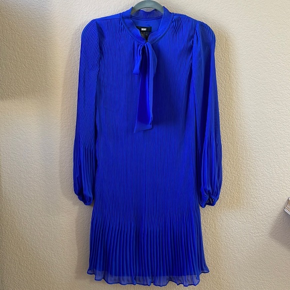 DKNY Long Sleeve Tie Neck Pleated Shift Dress Size 6 - Picture 2 of 5